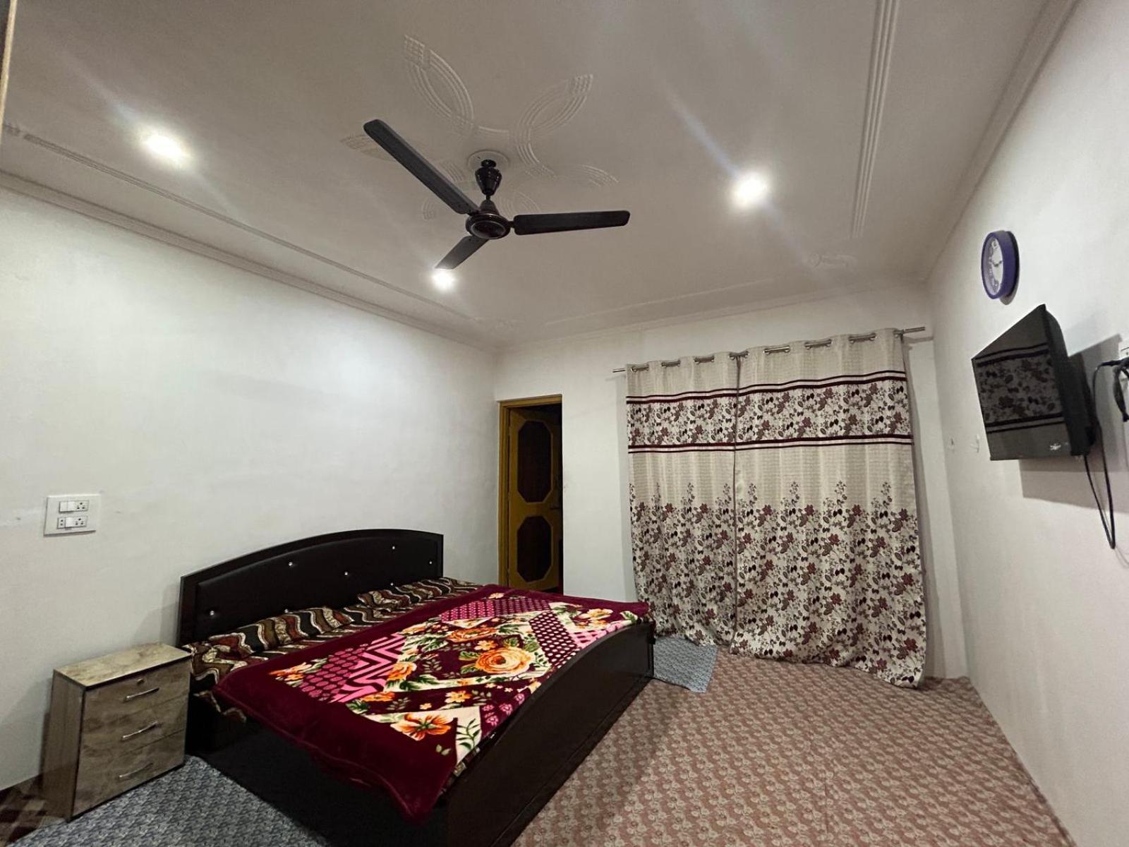 Hotel Reshi Srinagar  Bagian luar foto